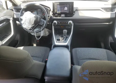 2021 Toyota Rav4 Xle z USA, uszkodzony, nr VIN 2T3P1RFV8MW191624